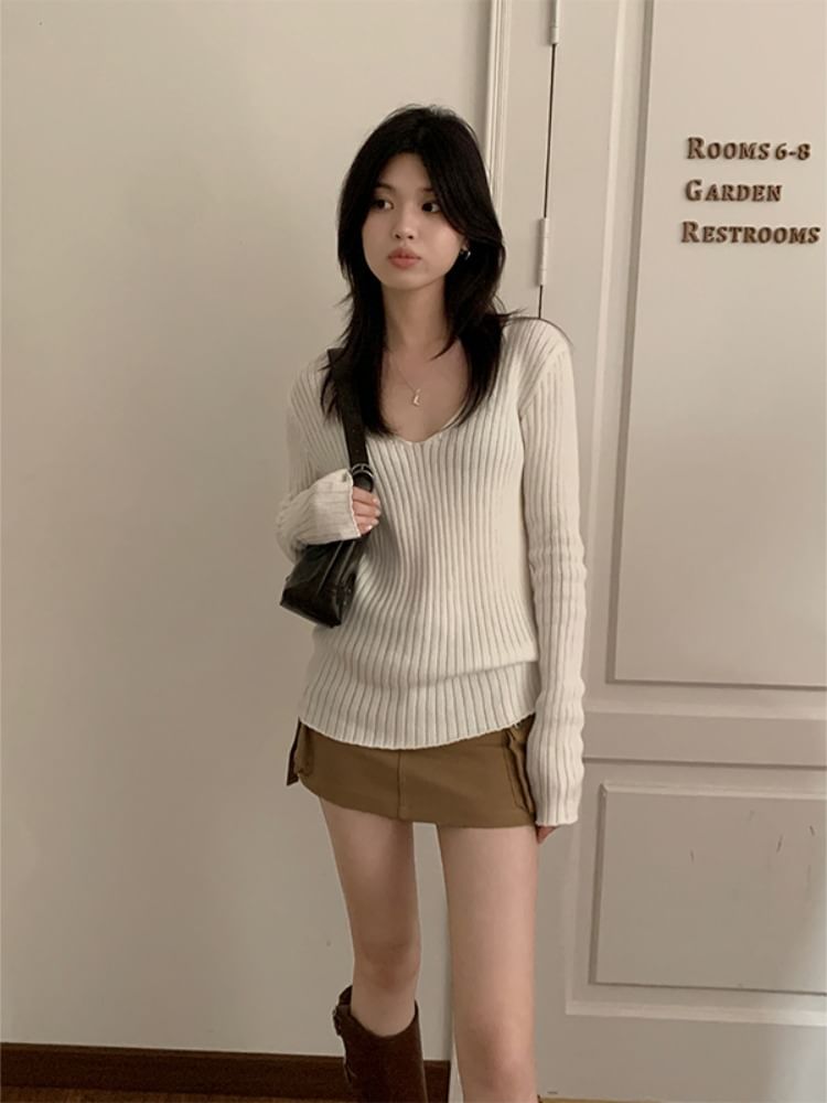 Long-Sleeve V-Neck Solid Knit Top
