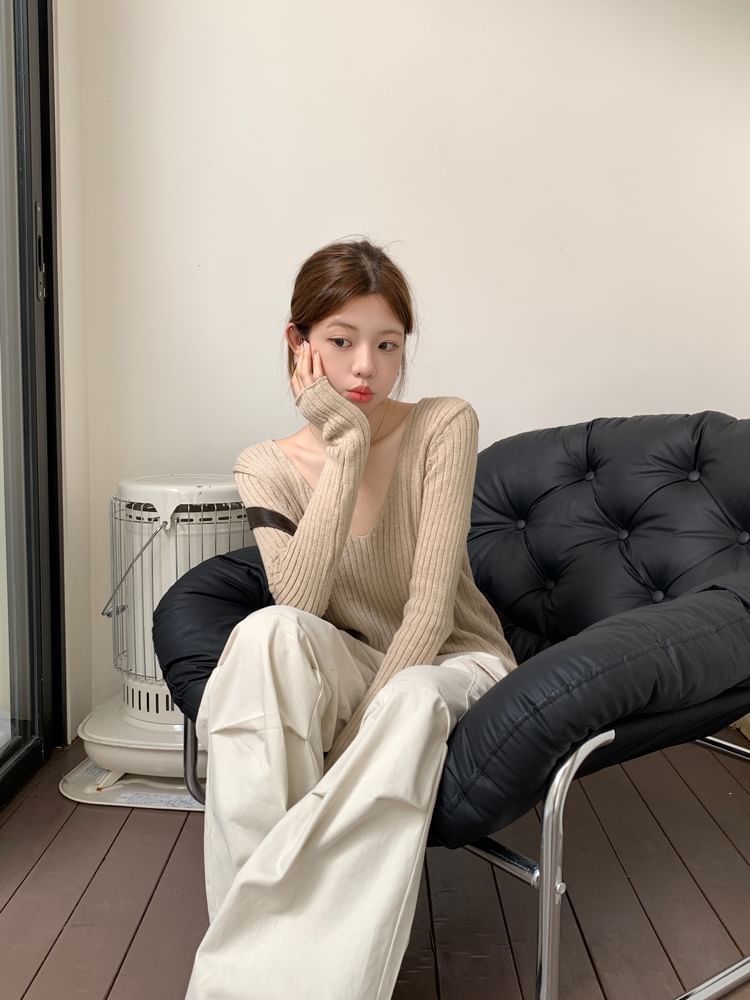 Long-Sleeve V-Neck Solid Knit Top
