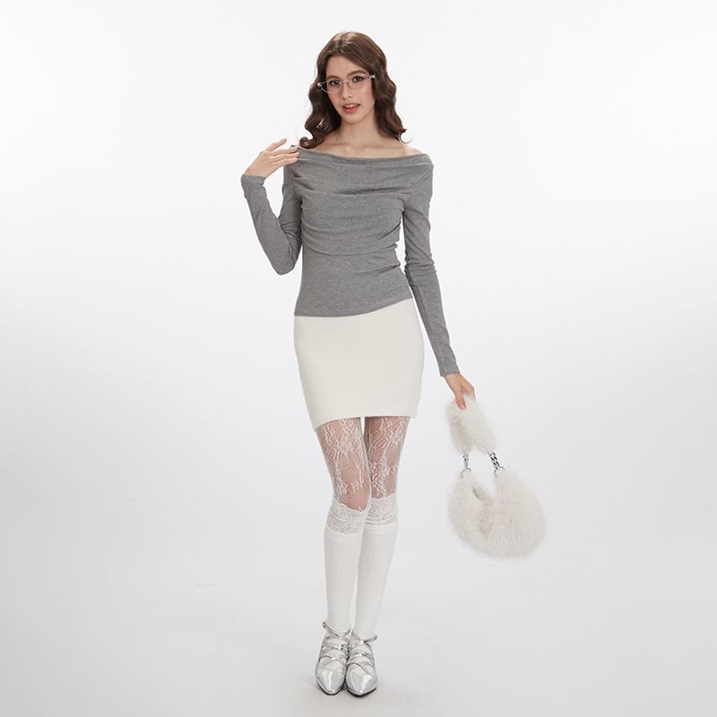 Off-Shoulder Long-Sleeved Plain Slim-Fit T-Shirt