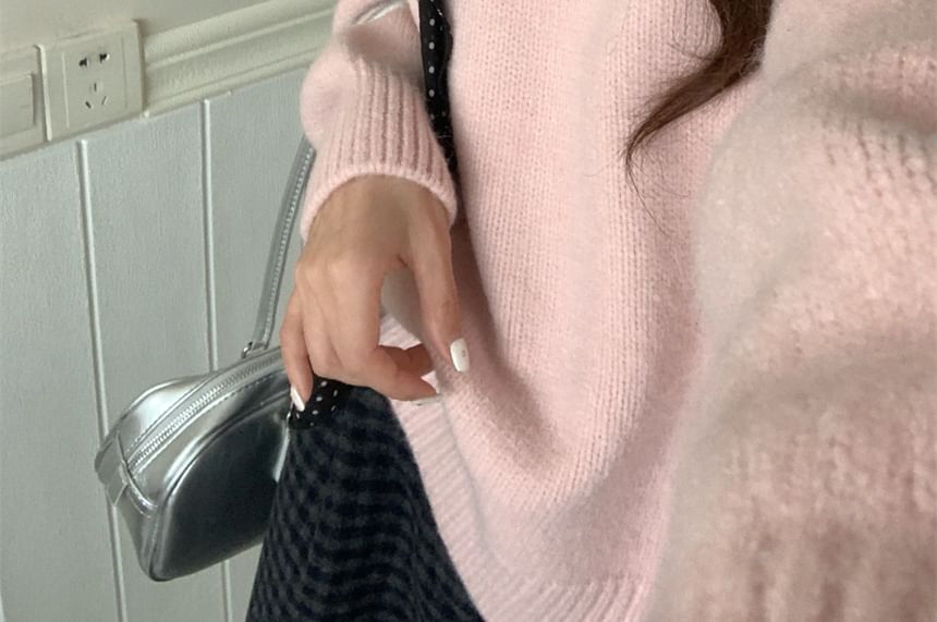 Classic V-Neck Knit Sweater with Clean Lines