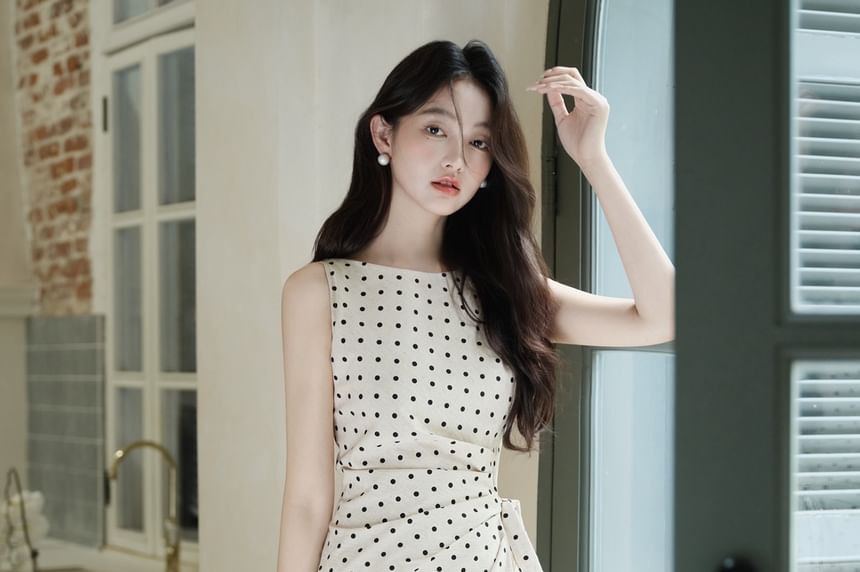 Sleeveless Round Neck Dotted Tie Waist Maxi A-Line Dress / Plain Button Up Cardigan / Set
