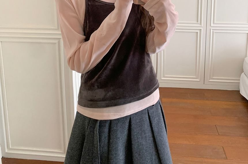 Set: Long-Sleeve Tee & Scoop Neck Camisole