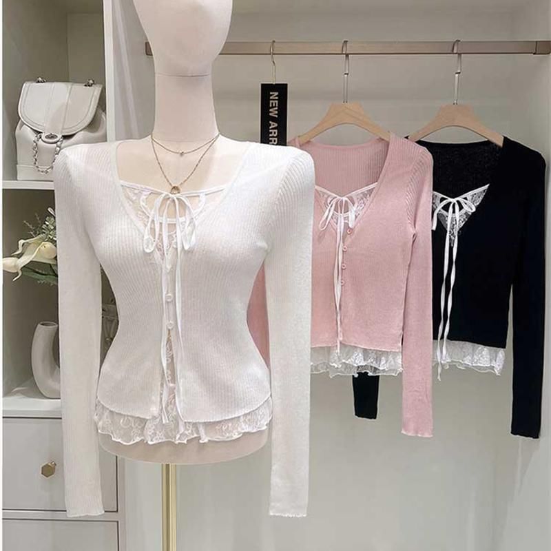 Mock Two-Piece V-Neck Lace Panel Ribbed Slim Crop Top