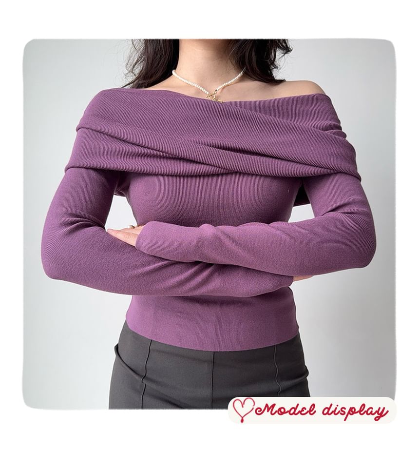 Off-Shoulder Long-Sleeve Knit Pullover in Solid Color
