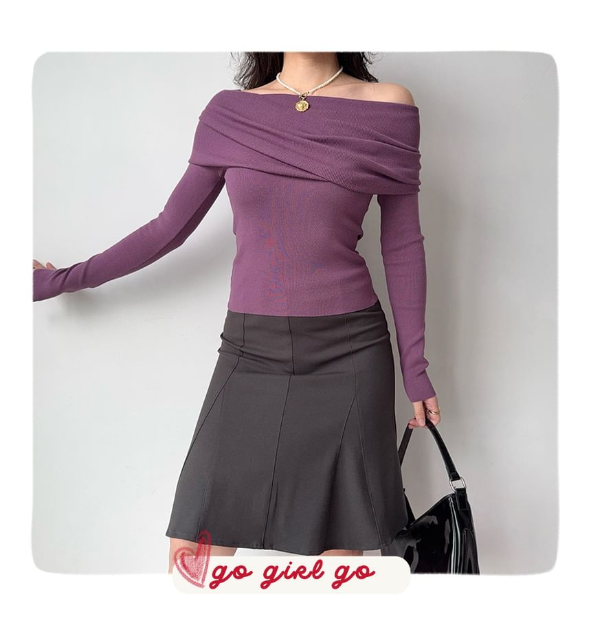 Off-Shoulder Long-Sleeve Knit Pullover in Solid Color