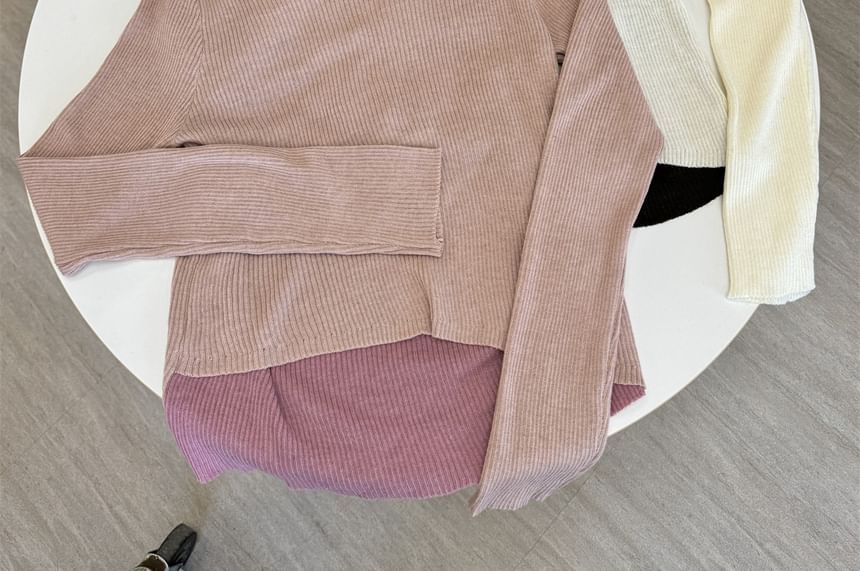 Two-Tone Asymmetrical Crewneck Knit Top with Long Sleeves