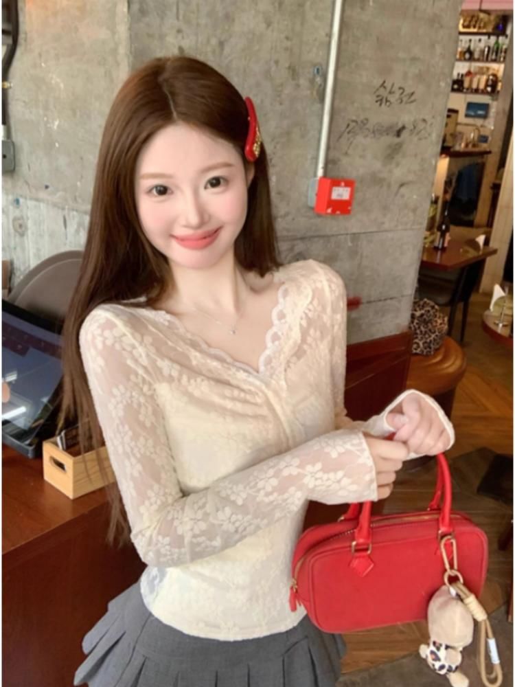 V-Neck Long Sleeve Lace Slim Fit Top