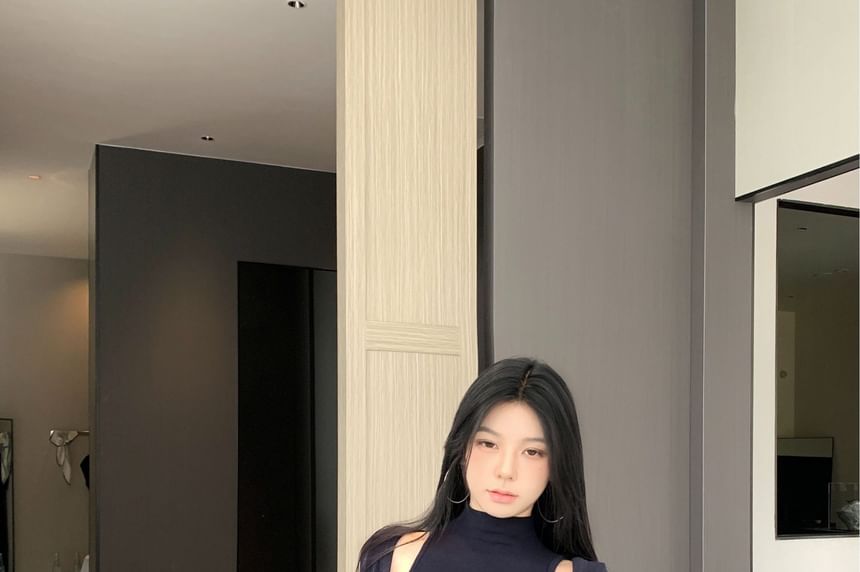 Set: Sleeveless Mock Neck Plain Mini Sheath Dress + V-Neck Button-Up Crop Cardigan