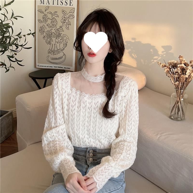Crewneck Lace Blouse with Long Sleeves