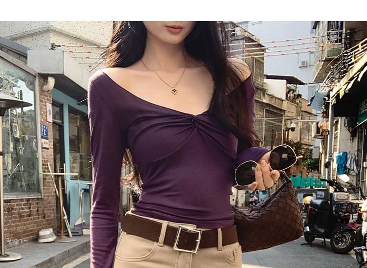 Ruched V-Neck Slim-Fit Long-Sleeve Tee