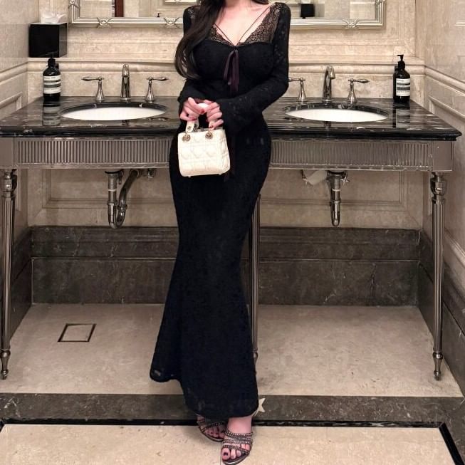 Long-Sleeve V-Neck Lace Maxi Mermaid Dress