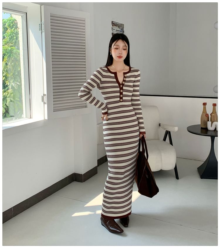 Long-Sleeve Notch Neck Striped Maxi Sheath Knit Dress
