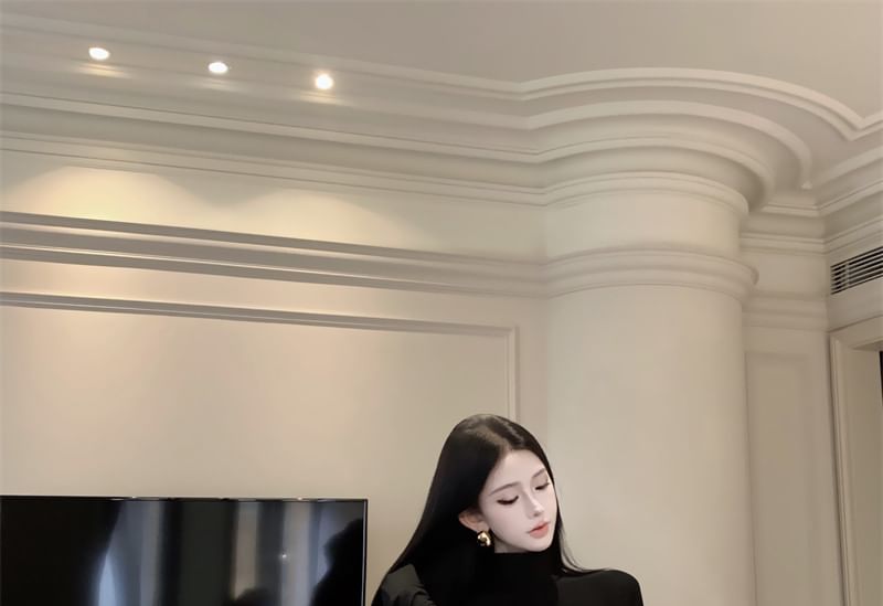 Long-Sleeve Mock Neck Plain Ruched Maxi A-Line Dress