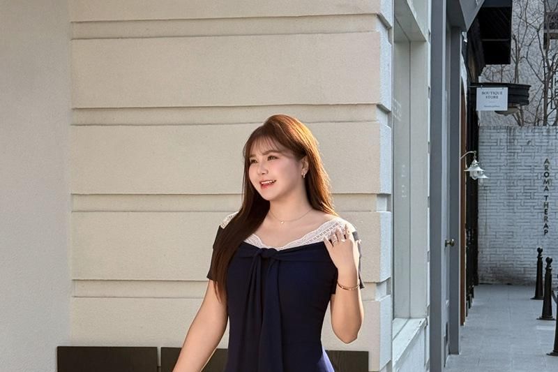 Short-Sleeve V-Neck Lace Panel Tie Front Maxi A-Line Dress