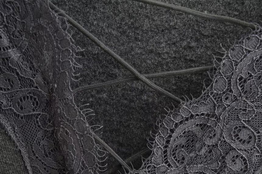 V-Neck Lace Panel Tee with Mermaid Maxi Skirt