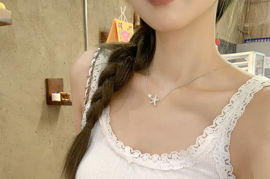 Lace-Trim Scoop Neck Slim Tank