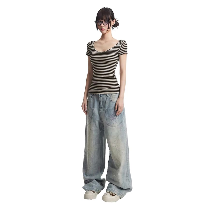 Brief Sleeve Scoop Neck Cropped Tee