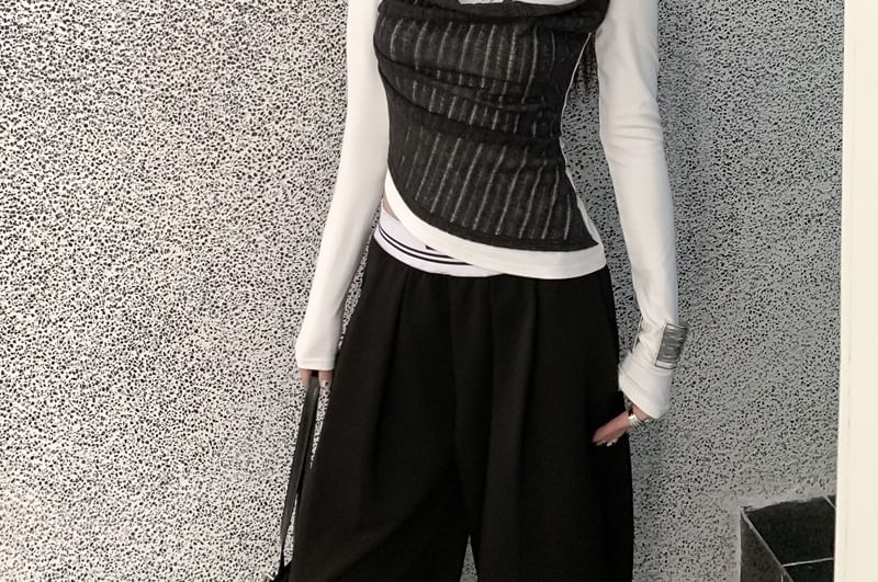 Asymmetric Hem Cold-Shoulder Paneled Fitted Top