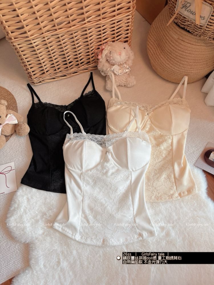 Lace Trim V-Neck Padded Crop Camisole