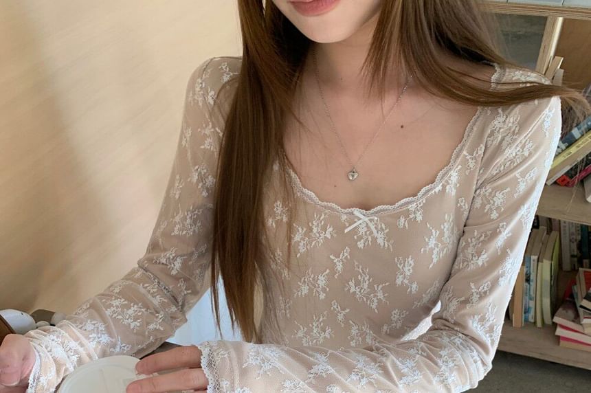 Scoop Neck Lace Detail Long Sleeve Slim Fit Top
