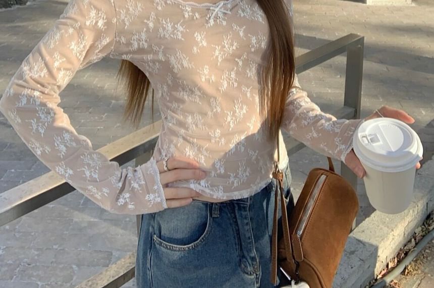 Scoop Neck Lace Detail Long Sleeve Slim Fit Top
