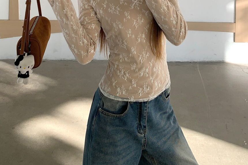 Scoop Neck Lace Detail Long Sleeve Slim Fit Top