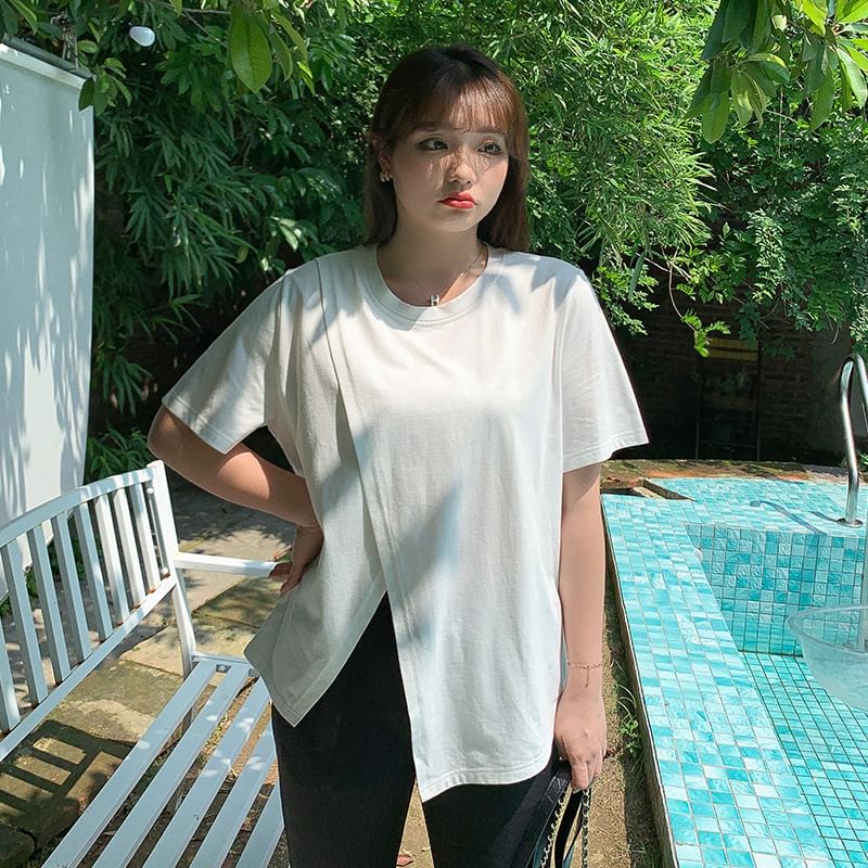 Slit Panel Round Neck Tee with Short Sleeves