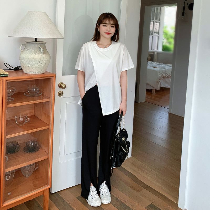 Slit Panel Round Neck Tee with Short Sleeves