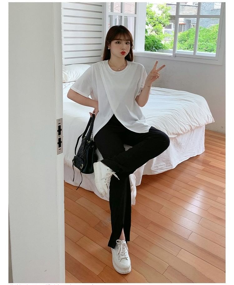 Slit Panel Round Neck Tee with Short Sleeves