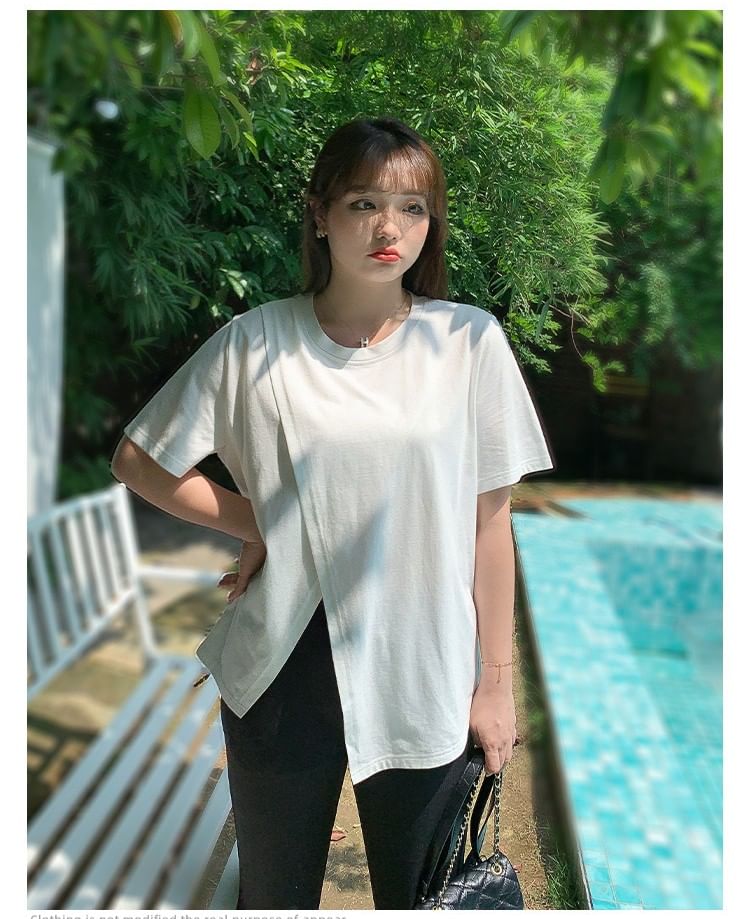 Slit Panel Round Neck Tee with Short Sleeves