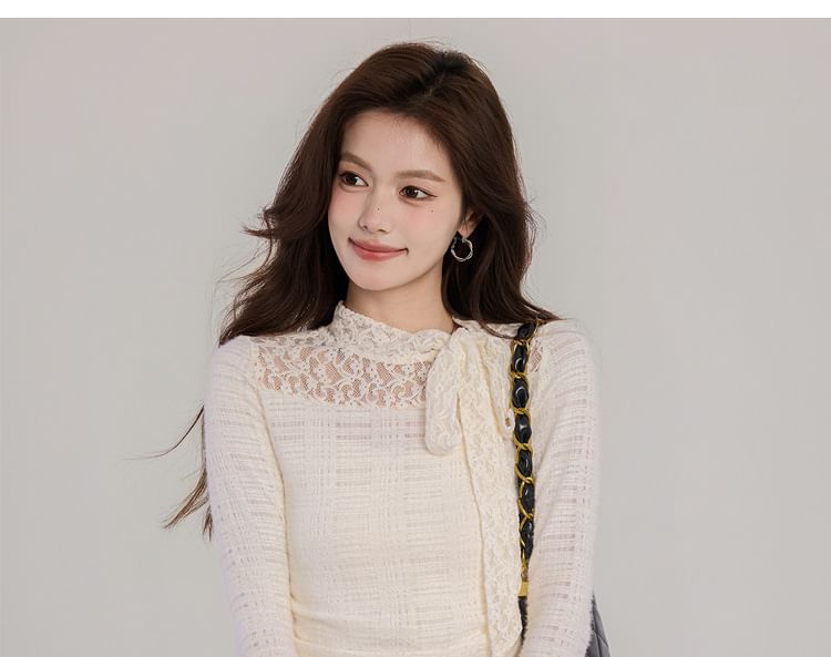 Mock Neck Lace Panel Ruched Slim Fit Top
