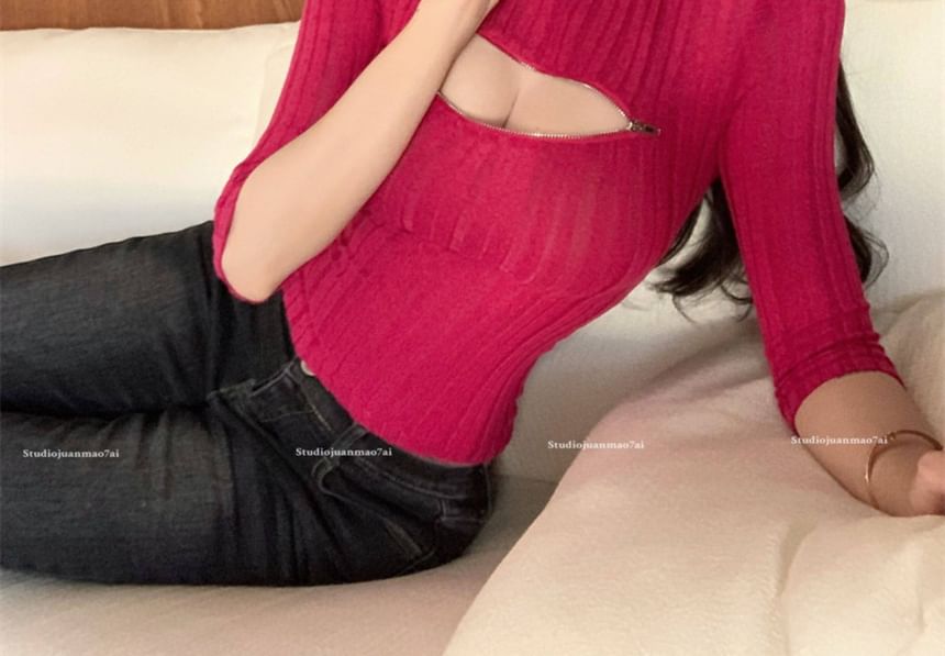 Elbow-Length Crewneck Cutout Knit Top
