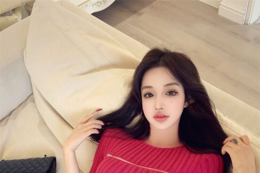 Elbow-Length Crewneck Cutout Knit Top