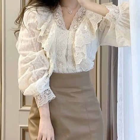 Puff-Sleeve V-Neck Lace Ruffled Blouse