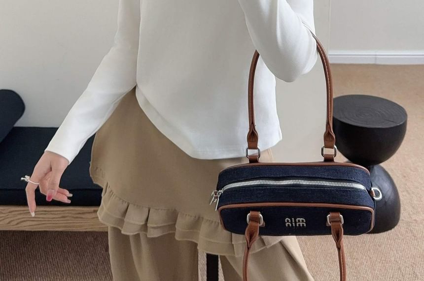 Classic V-Neck Long-Sleeve Tee in Solid Color