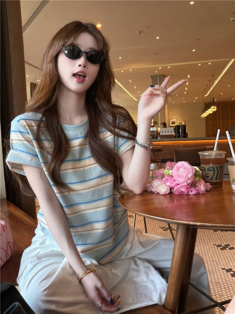 Striped Casual Tee with Crew Neckline and Short Sleeves