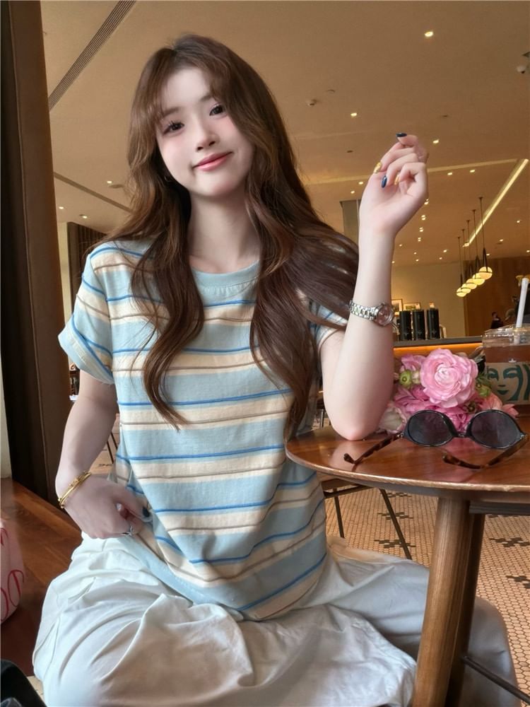 Striped Casual Tee with Crew Neckline and Short Sleeves