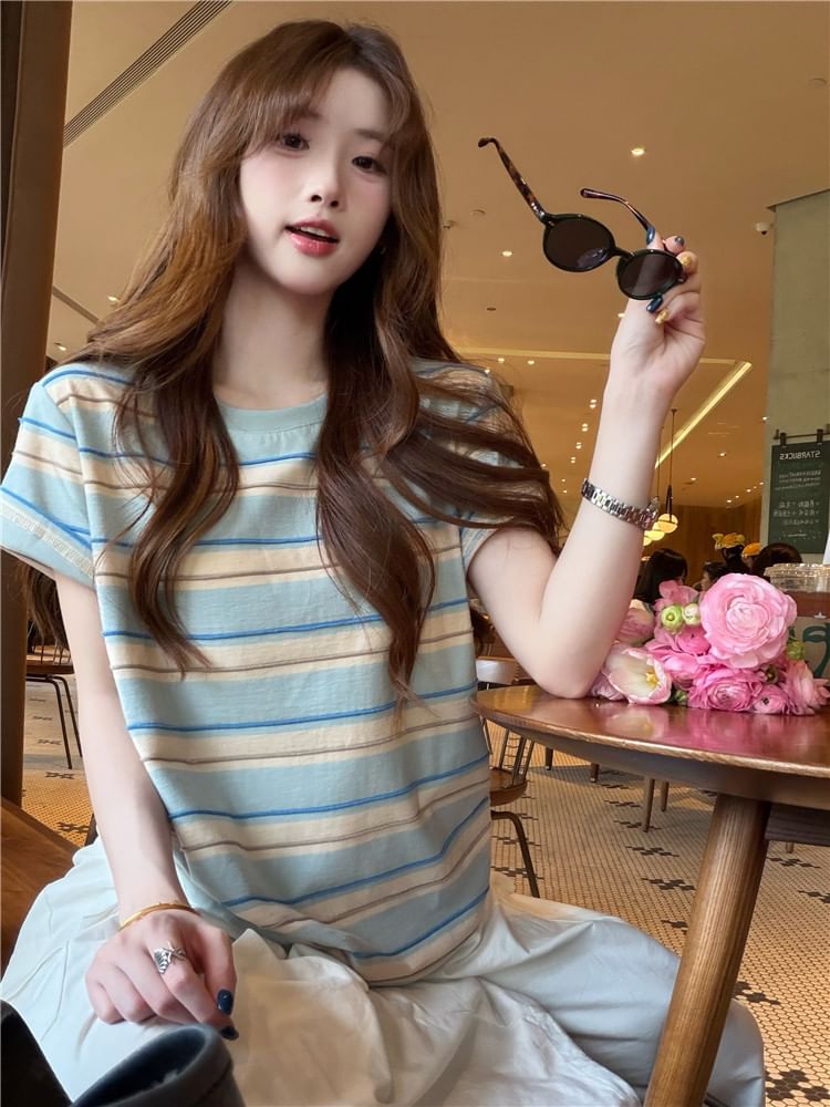 Striped Casual Tee with Crew Neckline and Short Sleeves