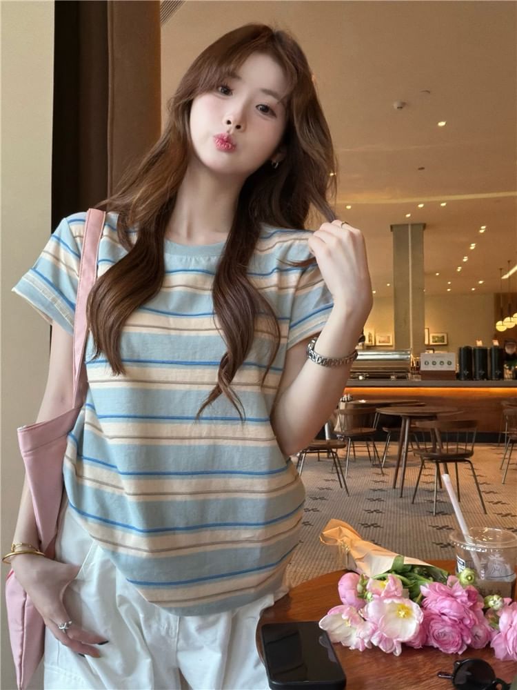 Striped Casual Tee with Crew Neckline and Short Sleeves