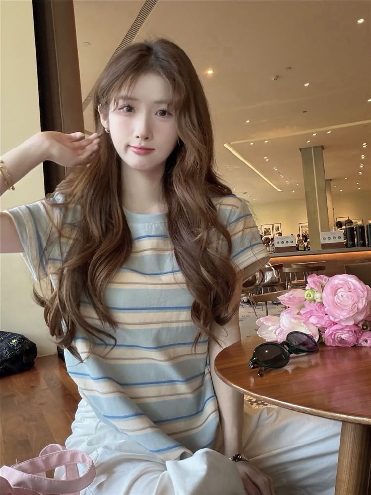 Striped Casual Tee with Crew Neckline and Short Sleeves