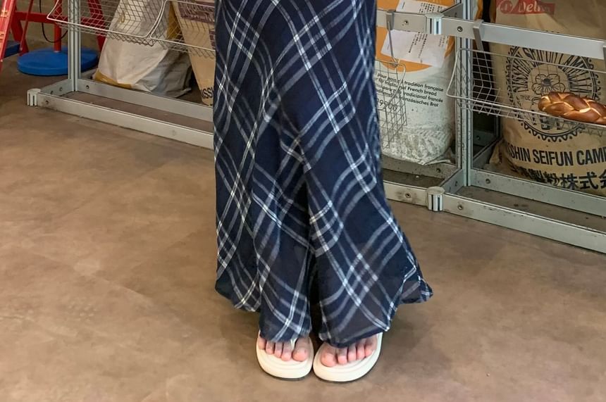 Mid Rise Plaid Maxi A-Line Skirt - Altfashion Shop