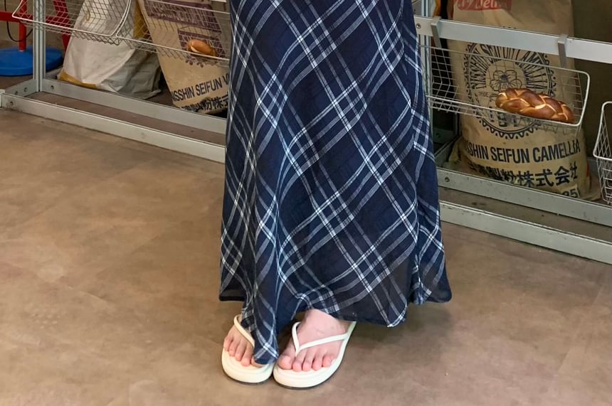 Mid Rise Plaid Maxi A-Line Skirt - Altfashion Shop