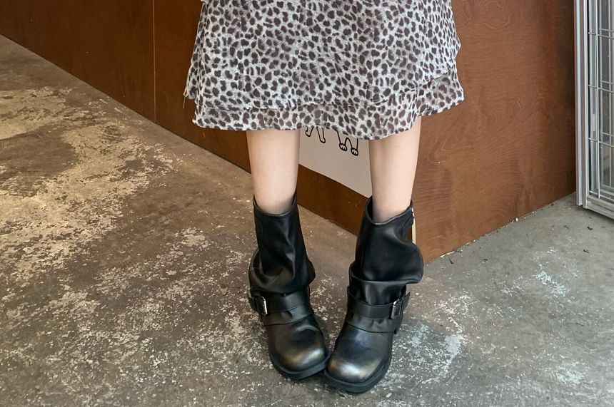 Mid Rise Leopard Print Midi A-Line Skirt
