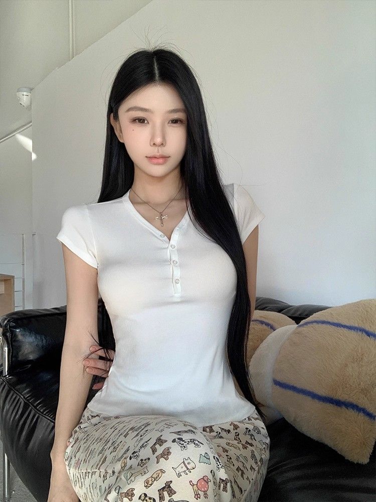 Half-Buttoned V-Neck Top with Short Sleeves