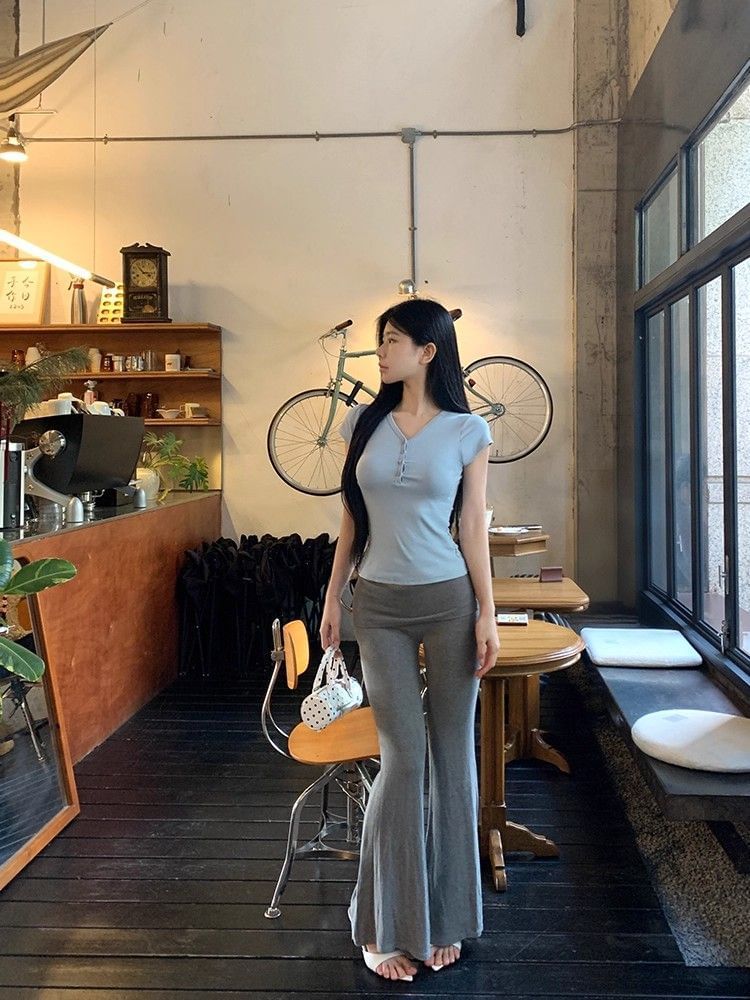Half-Buttoned V-Neck Top with Short Sleeves