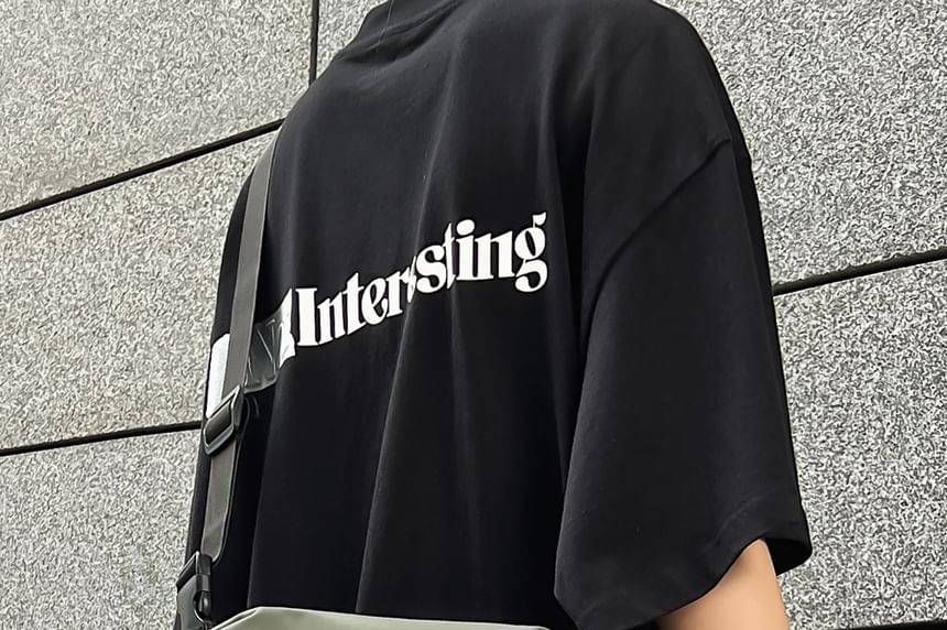 Plain Zip Messenger Bag