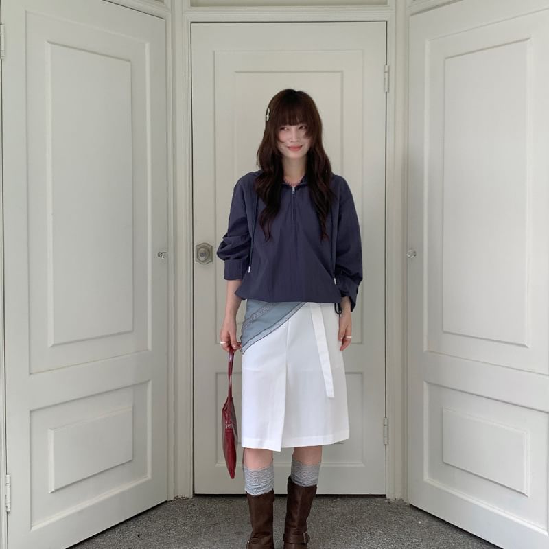 Mid Rise Plain A-Line Skirt