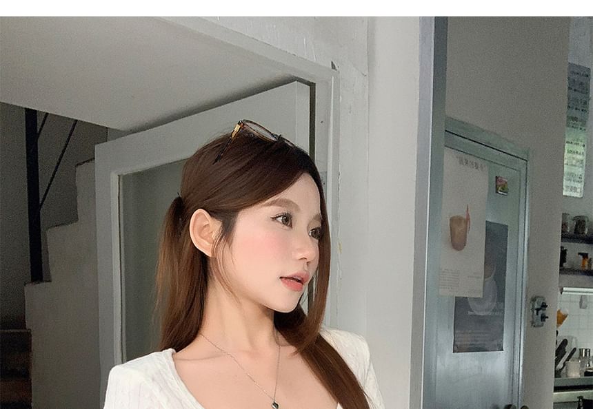 Cable Knit Crop Sweater with Scoop Neck