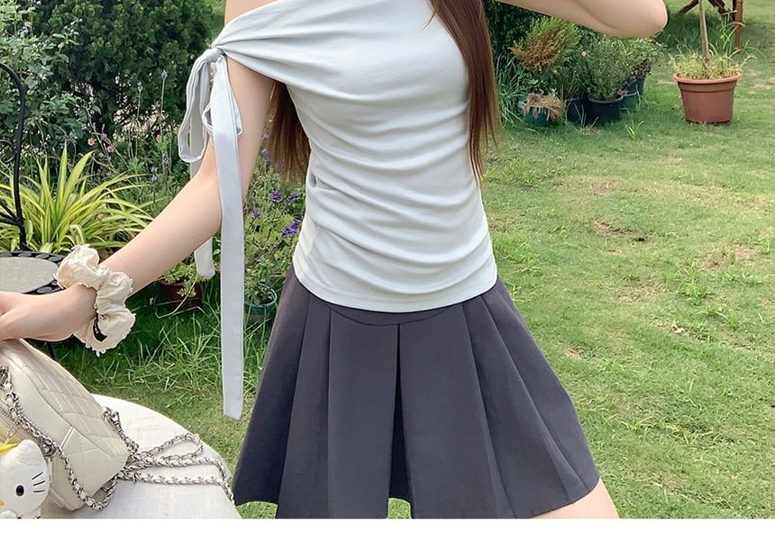 Off-Shoulder Asymmetric Fitted Top