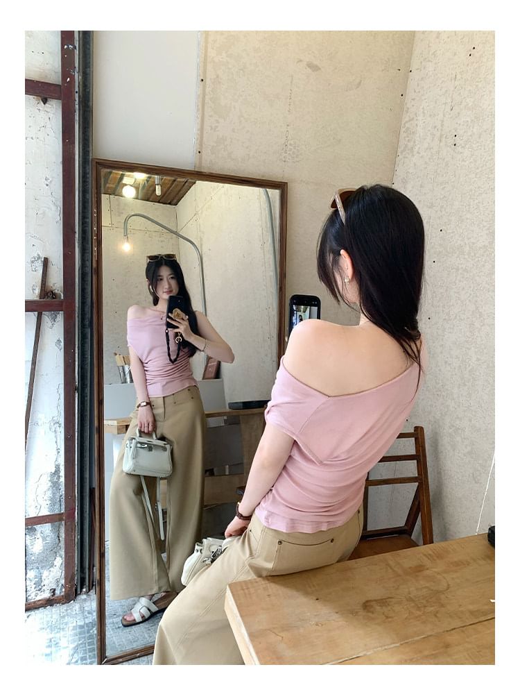 Casual Off-Shoulder Solid Ruched Tee